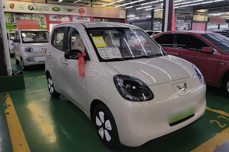 Used Wuling Hongguang MINIEV 2025 Four-Door Version Advanced Edition Front Right 45 Deg