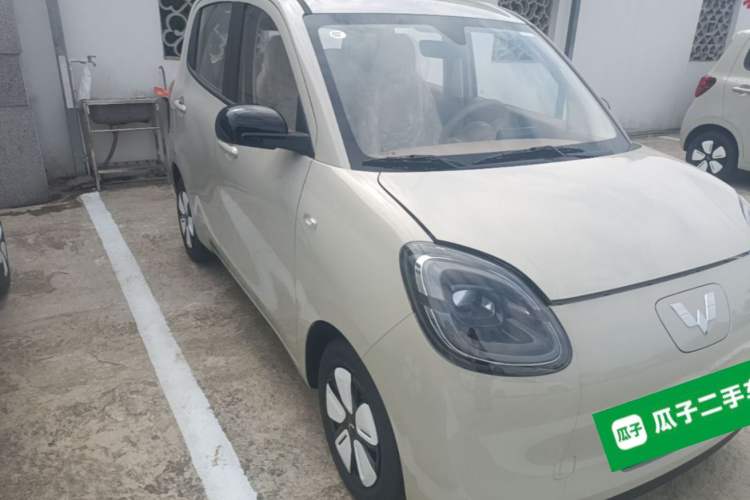 Used Wuling Hongguang MINIEV 2025 Four-Door Version Advanced Edition Front Right 45 Deg