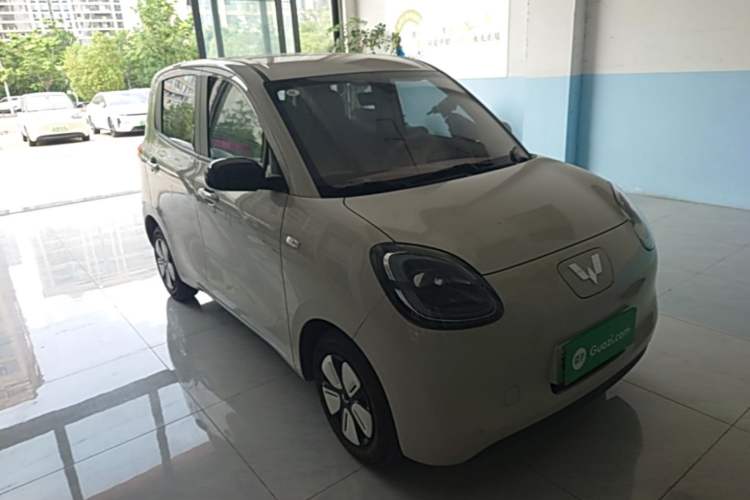 Used Wuling Hongguang MINIEV 2025 Four-Door Version Advanced Edition Front Right 45 Deg