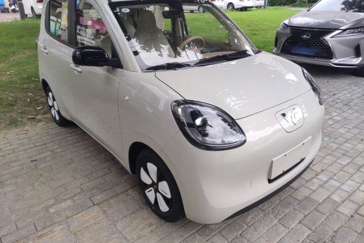 Used Wuling Hongguang MINIEV 2025 Four-Door Version Advanced Edition Front Right 45 Deg