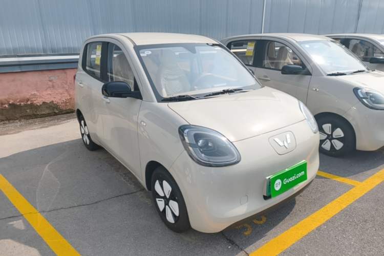 Used Wuling Hongguang MINIEV 2025 Four-Door Version Advanced Edition Front Right 45 Deg