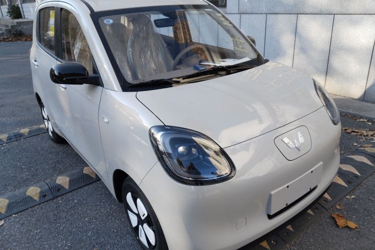 Used Wuling Hongguang MINIEV 2025 Four-Door Version Advanced Edition Front Right 45 Deg