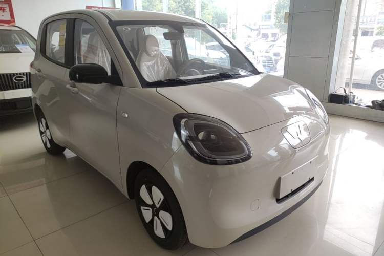Used Wuling Hongguang MINIEV 2025 Four-Door Version Advanced Edition Front Right 45 Deg