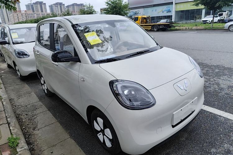 Used Wuling Hongguang MINIEV 2025 Four-Door Version Advanced Edition Front Right 45 Deg