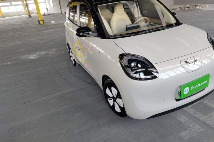 Used Wuling Hongguang MINIEV 2025 Four-Door Version Zhenxiang+ Edition Front Right 45 Deg