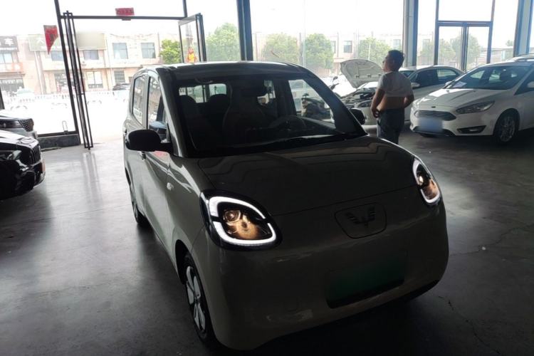 Used Wuling Hongguang MINIEV 2025 Four-Door Version Advanced Edition Front Right 45 Deg