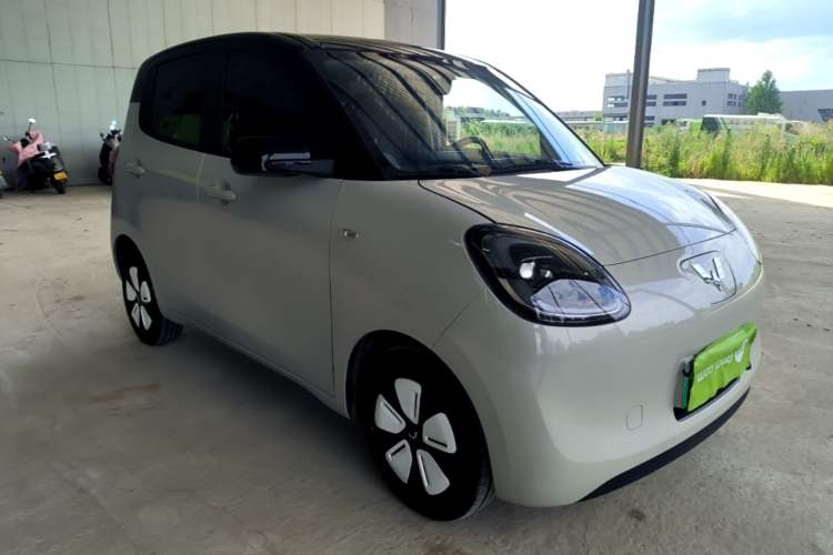 Used Wuling Hongguang MINIEV 2025 Four-Door Version Zhenxiang+ Edition Front Right 45 Deg