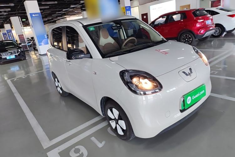 Used Wuling Hongguang MINIEV 2025 Four-Door Version Premium Edition Front Right 45 Deg