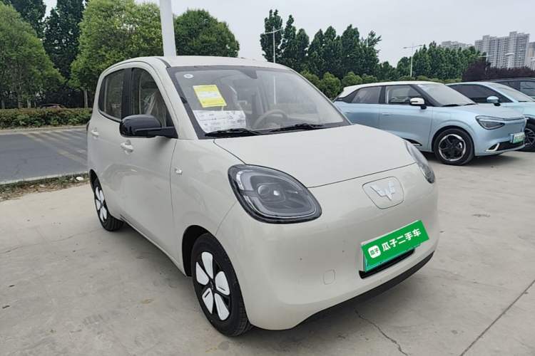 Used Wuling Hongguang MINIEV 2025 Four-Door Version Advanced Edition Front Right 45 Deg
