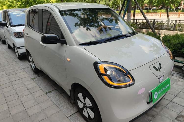 Used Wuling Hongguang MINIEV 2025 Four-Door Version Advanced Edition Front Right 45 Deg