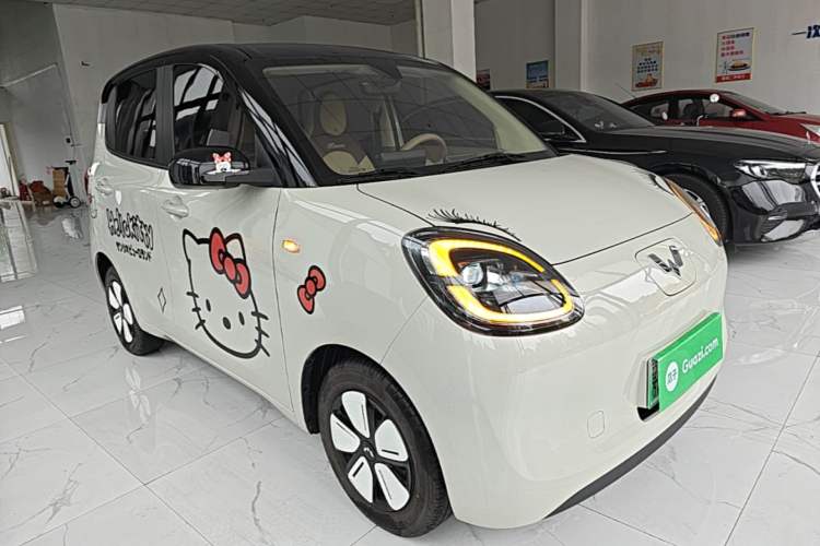 Used Wuling Hongguang MINIEV 2025 Four-Door Version Zhenxiang+ Edition Front Right 45 Deg