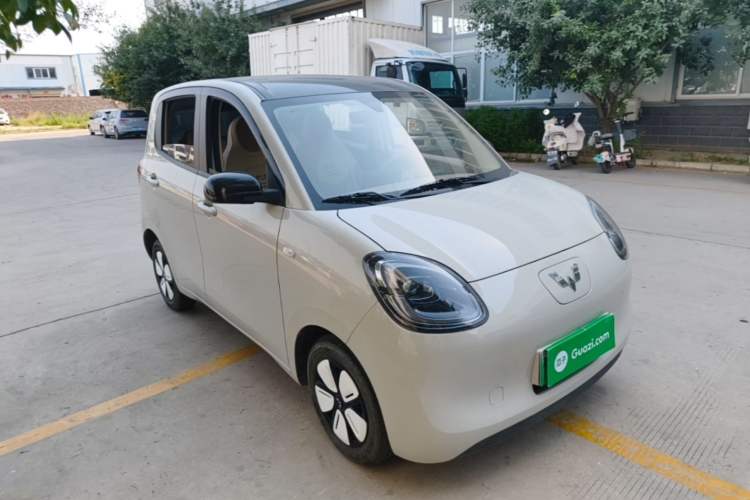 Used Wuling Hongguang MINIEV 2025 Four-Door Version Premium Edition Front Right 45 Deg