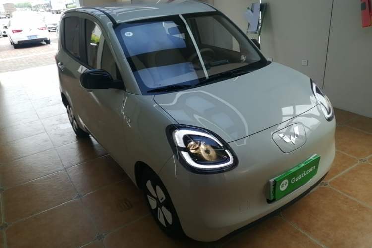 Used Wuling Hongguang MINIEV 2025 Four-Door Version Advanced Edition Front Right 45 Deg