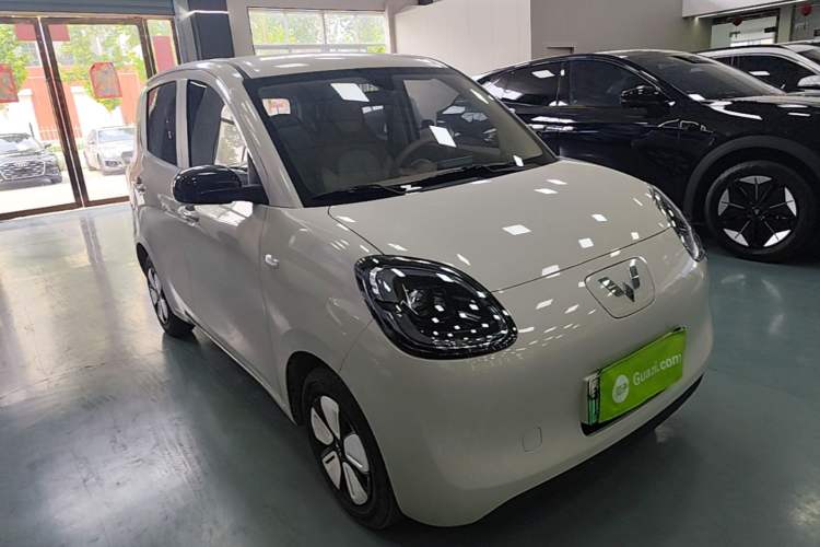 Used Wuling Hongguang MINIEV 2025 Four-Door Version Advanced Edition Front Right 45 Deg