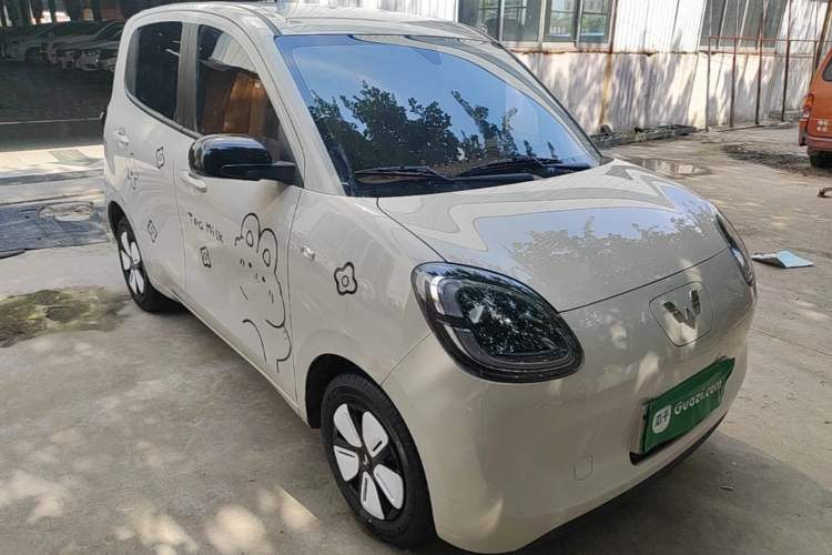 Used Wuling Hongguang MINIEV 2025 Four-Door Version Advanced Edition Front Right 45 Deg