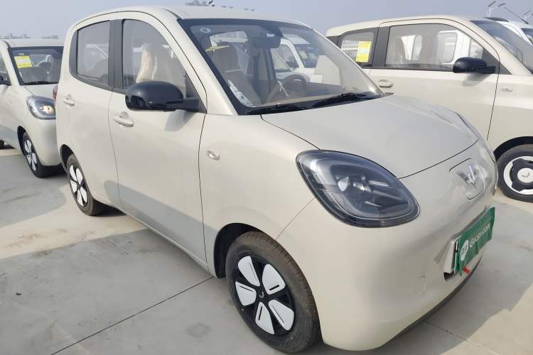 Used Wuling Hongguang MINIEV 2025 Four-Door Version Advanced Edition Front Right 45 Deg