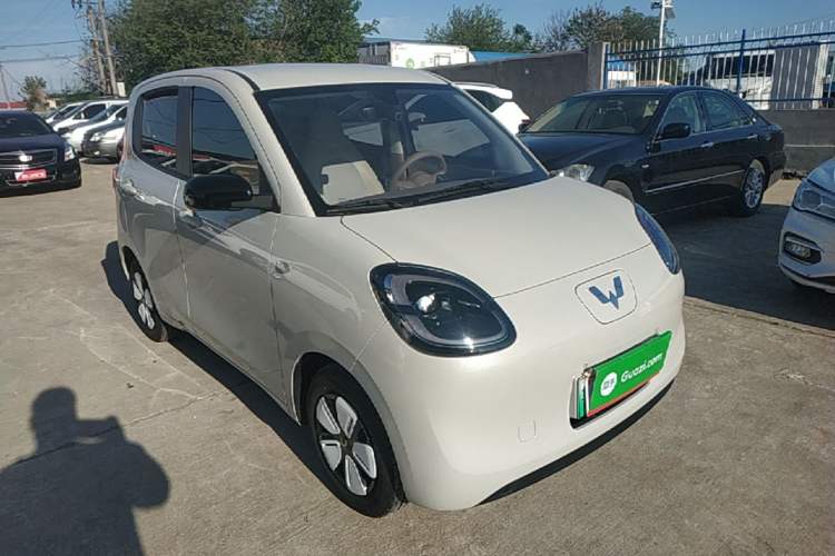 Used Wuling Hongguang MINIEV 2025 Four-Door Version Advanced Edition Front Right 45 Deg