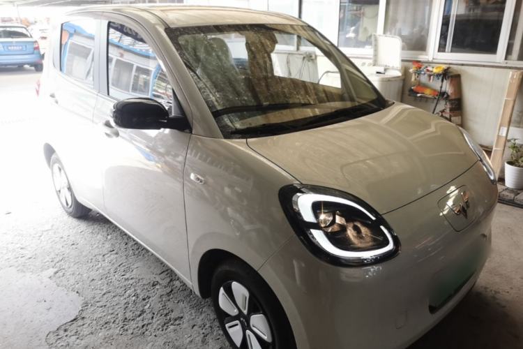 Used Wuling Hongguang MINIEV 2025 Four-Door Version Advanced Edition Front Right 45 Deg