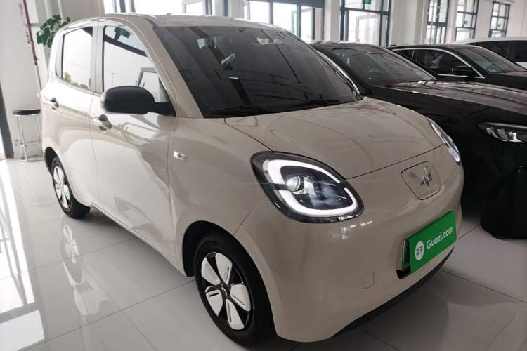 Used Wuling Hongguang MINIEV 2025 Four-Door Version Advanced Edition Front Right 45 Deg