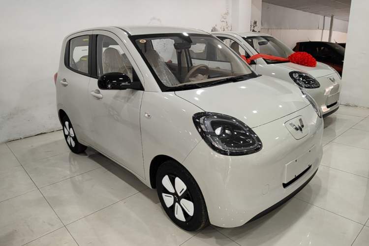 Used Wuling Hongguang MINIEV 2025 Four-Door Version Advanced Edition Front Right 45 Deg