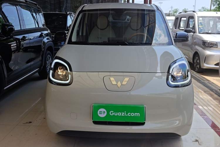 Used Wuling Hongguang MINIEV 2025 Four-Door Version Premium Edition Front