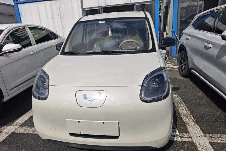 Used Wuling Hongguang MINIEV 2025 Four-Door Version Advanced Edition Front