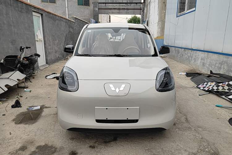 Used Wuling Hongguang MINIEV 2025 Four-Door Version Advanced Edition Front