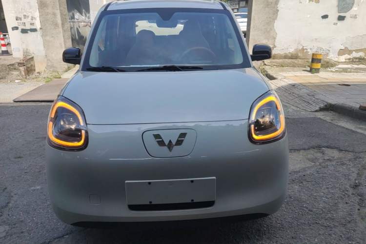 Used Wuling Hongguang MINIEV 2025 Four-Door Version Advanced Edition Front