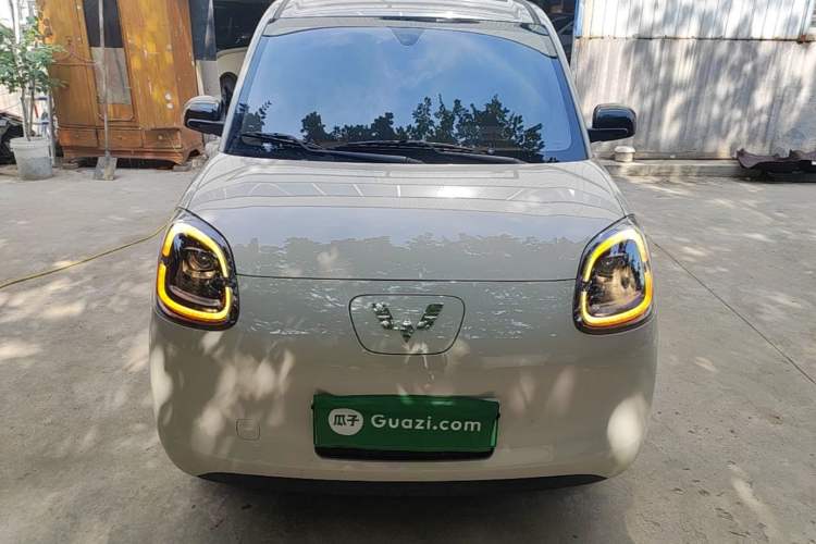 Used Wuling Hongguang MINIEV 2025 Four-Door Version Advanced Edition Front
