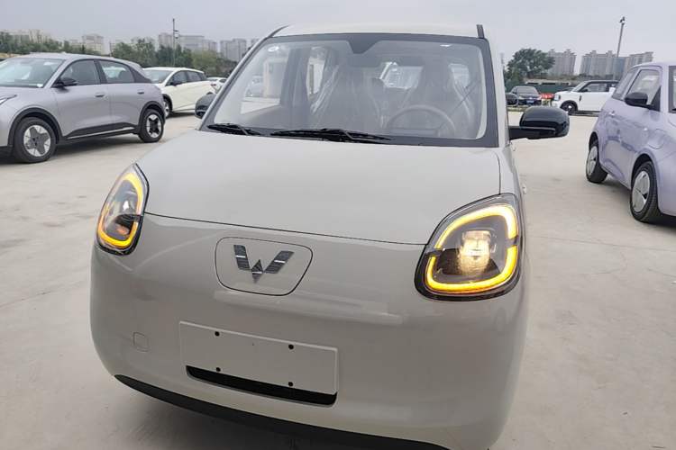 Used Wuling Hongguang MINIEV 2025 Four-Door Version Advanced Edition Front