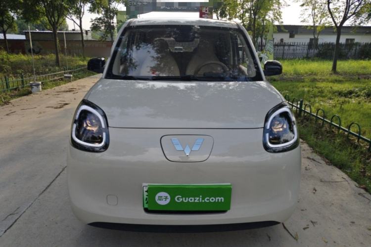 Used Wuling Hongguang MINIEV 2025 Four-Door Version Advanced Edition Front