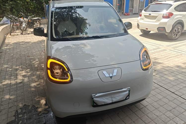 Used Wuling Hongguang MINIEV 2025 Four-Door Version Advanced Edition Front