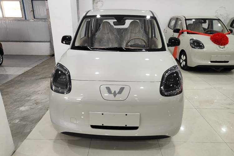 Used Wuling Hongguang MINIEV 2025 Four-Door Version Advanced Edition Front