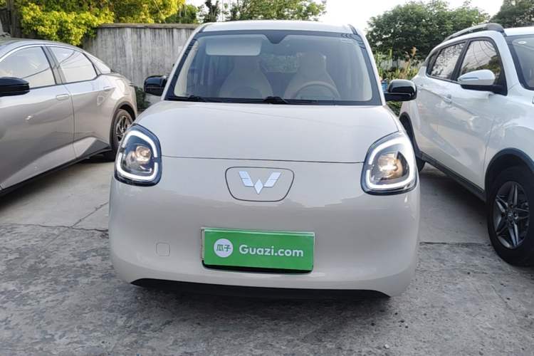 Used Wuling Hongguang MINIEV 2025 Four-Door Version Advanced Edition Front