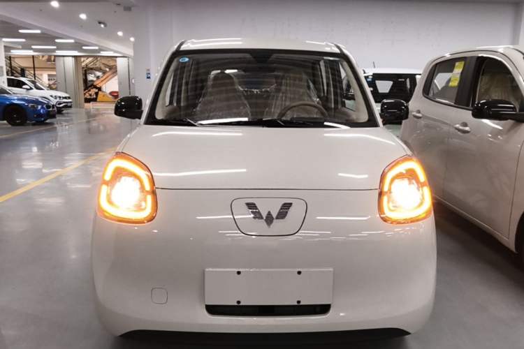Used Wuling Hongguang MINIEV 2025 Four-Door Version Advanced Edition Front