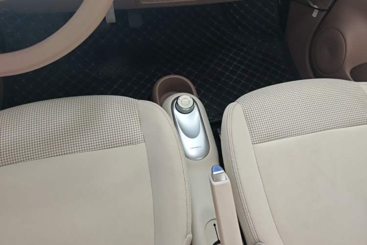 Used Wuling Hongguang MINIEV 2025 Four-Door Version Advanced Edition Gear Lever