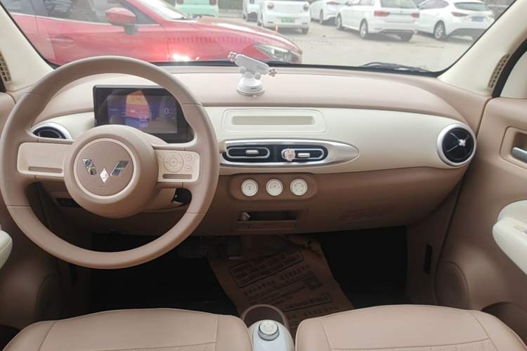 Used Wuling Hongguang MINIEV 2025 Four-Door Version Advanced Edition Gear Lever