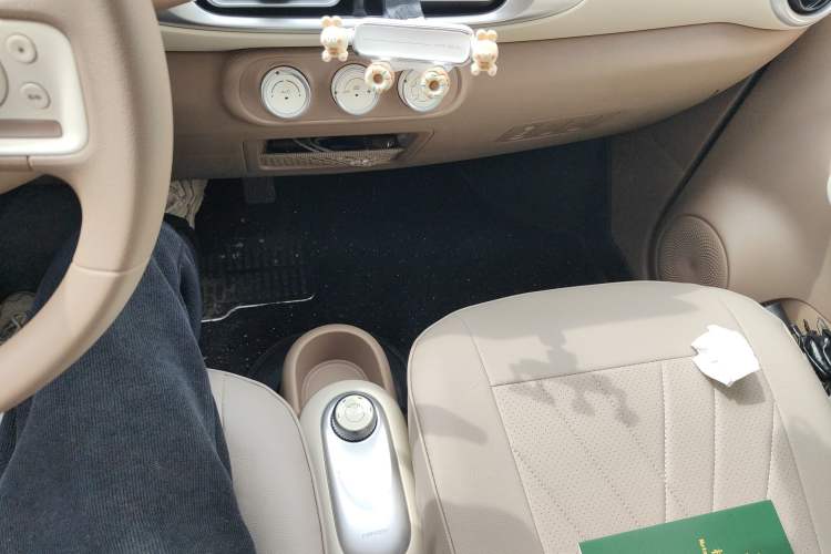 Used Wuling Hongguang MINIEV 2025 Four-Door Version Zhenxiang+ Edition Gear Lever