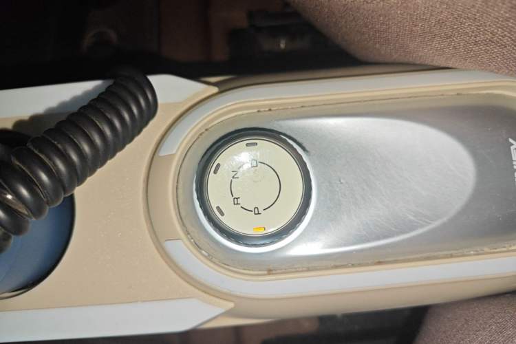 Used Wuling Hongguang MINIEV 2025 Four-Door Version Zhenxiang+ Edition Gear Lever