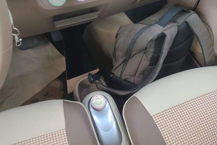 Used Wuling Hongguang MINIEV 2025 Four-Door Version Advanced Edition Gear Lever