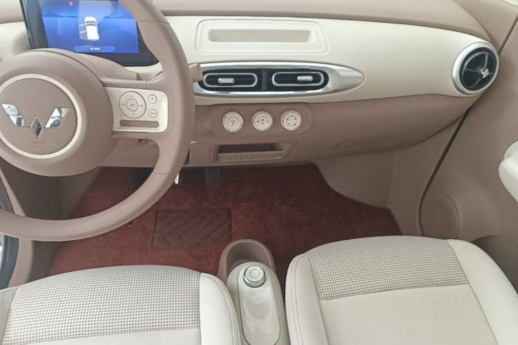 Used Wuling Hongguang MINIEV 2025 Four-Door Version Advanced Edition Gear Lever