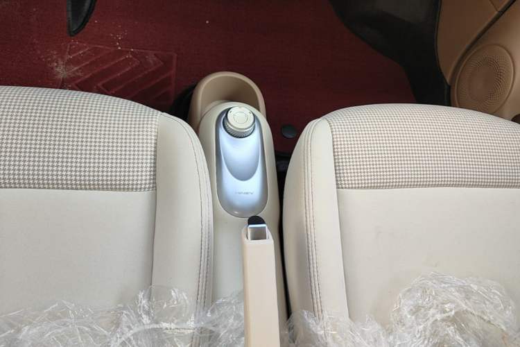 Used Wuling Hongguang MINIEV 2025 Four-Door Version Advanced Edition Gear Lever