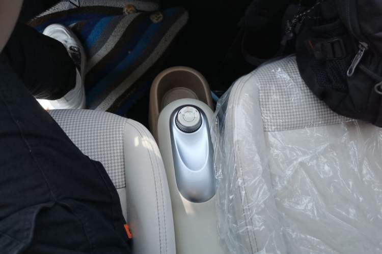 Used Wuling Hongguang MINIEV 2025 Four-Door Version Advanced Edition Gear Lever