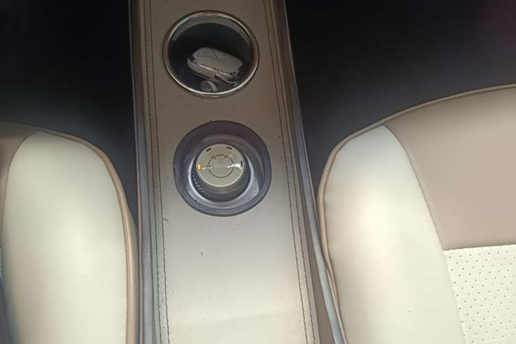 Used Wuling Hongguang MINIEV 2025 Four-Door Version Zhenxiang+ Edition Gear Lever