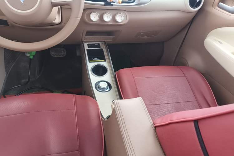 Used Wuling Hongguang MINIEV 2025 Four-Door Version Advanced Edition Gear Lever