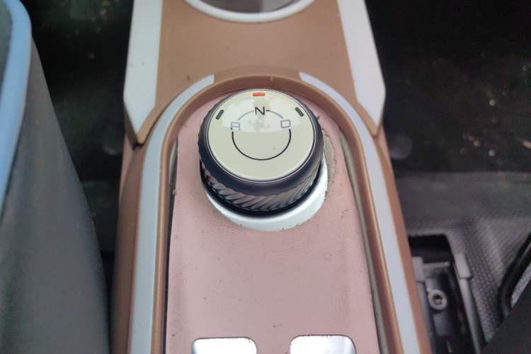 Used Wuling Hongguang MINIEV 2025 Four-Door Version Advanced Edition Gear Lever