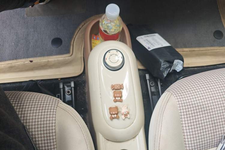 Used Wuling Hongguang MINIEV 2025 Four-Door Version Zhenxiang+ Edition Gear Lever