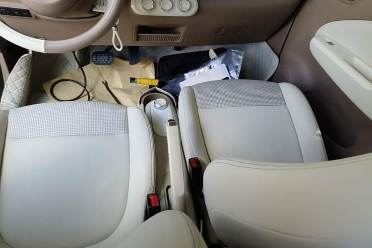 Used Wuling Hongguang MINIEV 2025 Four-Door Version Advanced Edition Gear Lever