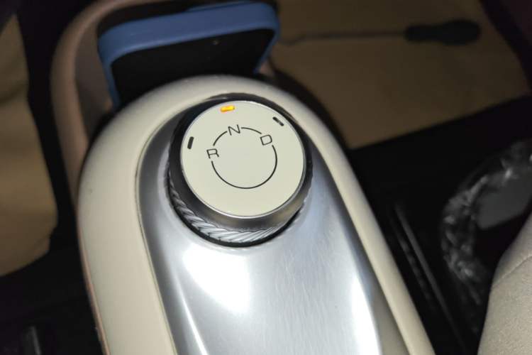 Used Wuling Hongguang MINIEV 2025 Four-Door Version Advanced Edition Gear Lever