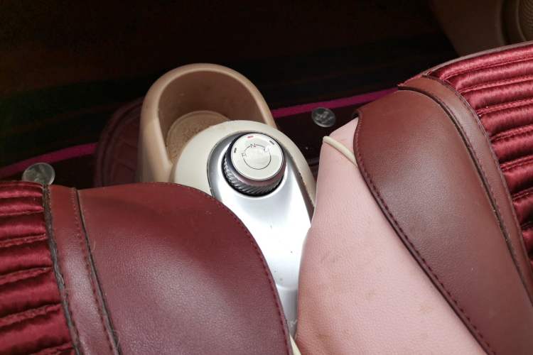 Used Wuling Hongguang MINIEV 2025 Four-Door Version Advanced Edition Gear Lever